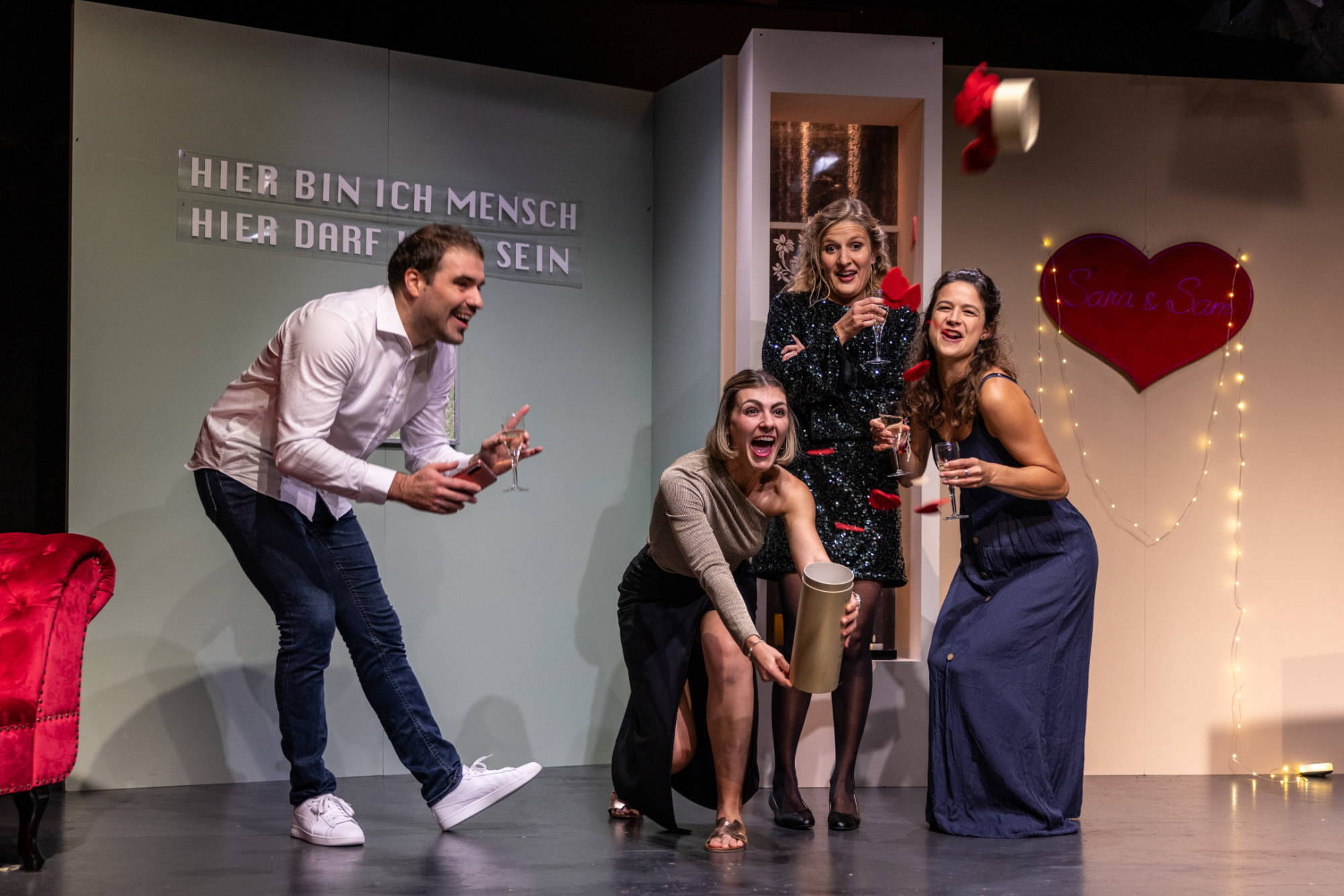 CONNECTED – Theaterkompanie